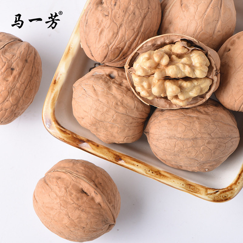 Xinjiang Specialty Paper-Skinned Walnuts 2 Pounds 185 Thin-Skinned Walnuts Factory Direct Wholesale and Retail Nut Delivery