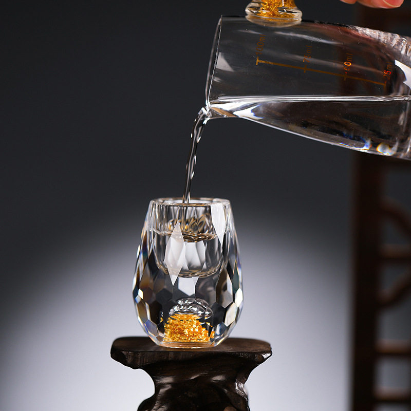 Factory direct gold foil Jinshan liquor glass crystal creative glass cut surface Diamond Cup household wine dispenser