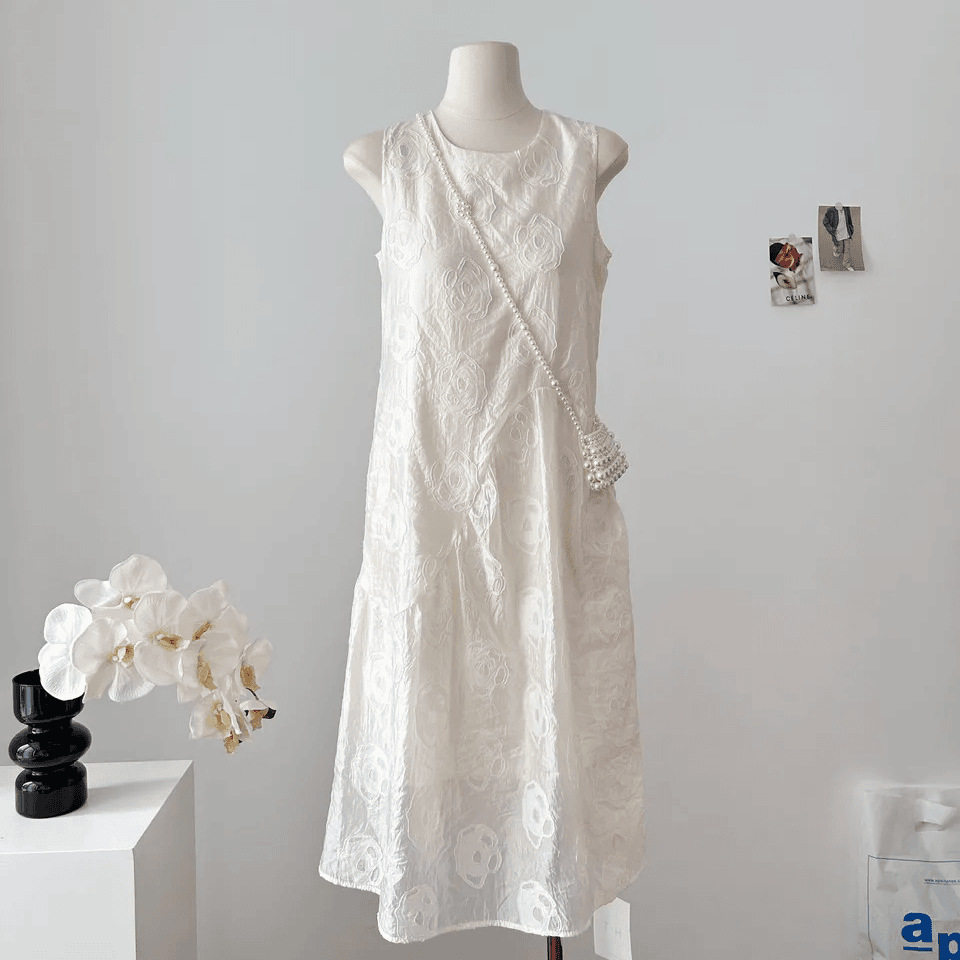Sleeveless Summer Dress for Women Round Neck Sweetheart Style Lightweight Fabric Available in White Wholesale Sizes S