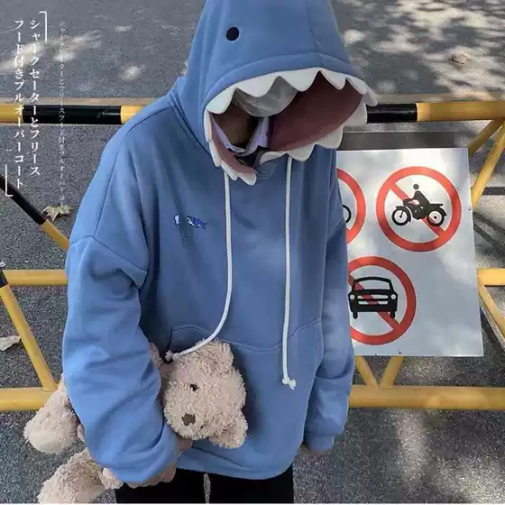 Japanese-Style Soft Girl Shark Hat Cute Quirky Hoodie 2026 Winter New Fleece Loose Student Design Top