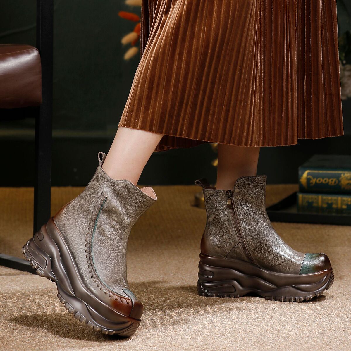 Boot nữ cổ thấp da bò thật đế dày tăng chiều cao, khóa kéo bên hông — màu xám