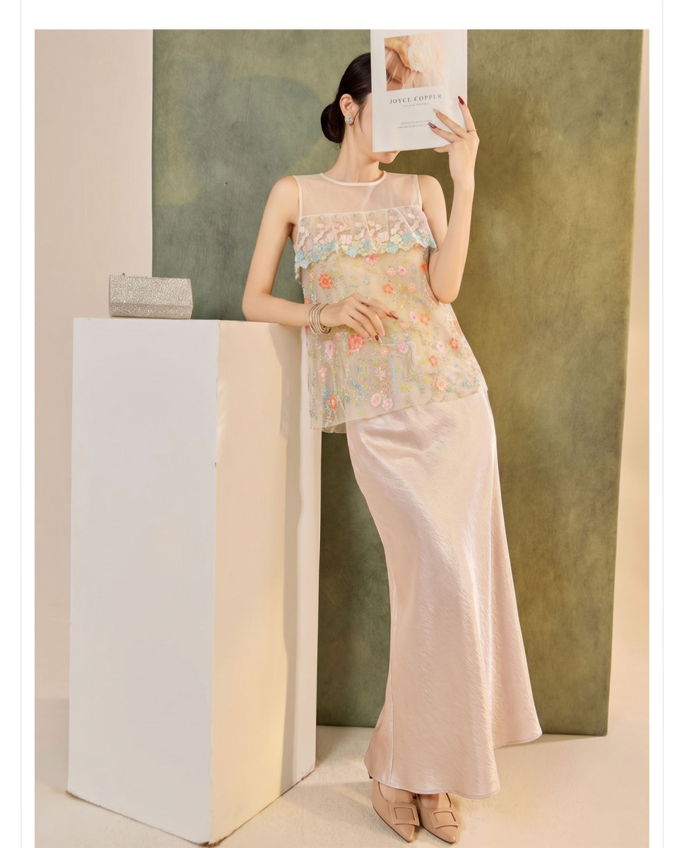 Bộ áo gile thêu hạt không tay phối chân váy đuôi cá dáng dài — Chân váy màu champagne (giao hàng trong ngày), Áo gile thêu hạt (giao hàng trong ngày)
