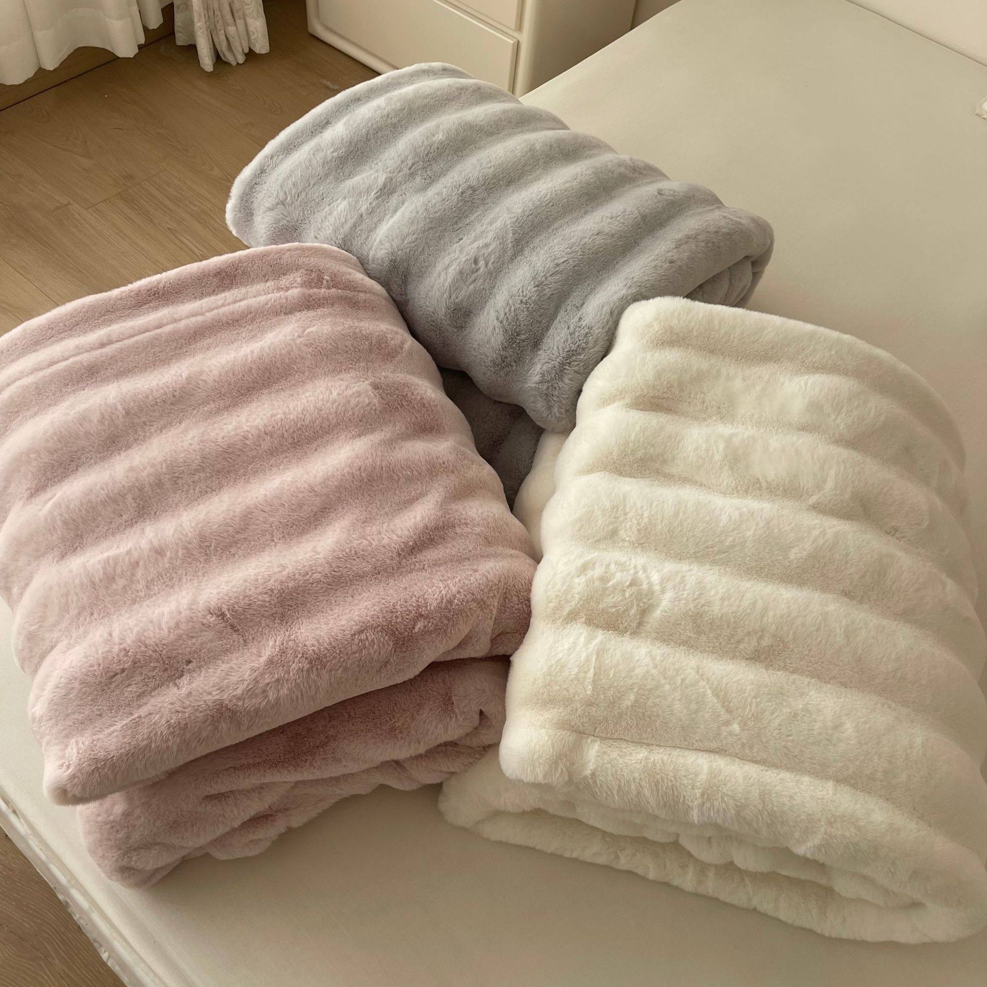 High-end Double-sided Velvet Rabbit Velvet Blanket Thickened Milk Velvet Blanket Office Nap Sofa Blanket Light Luxury Composite Blanket