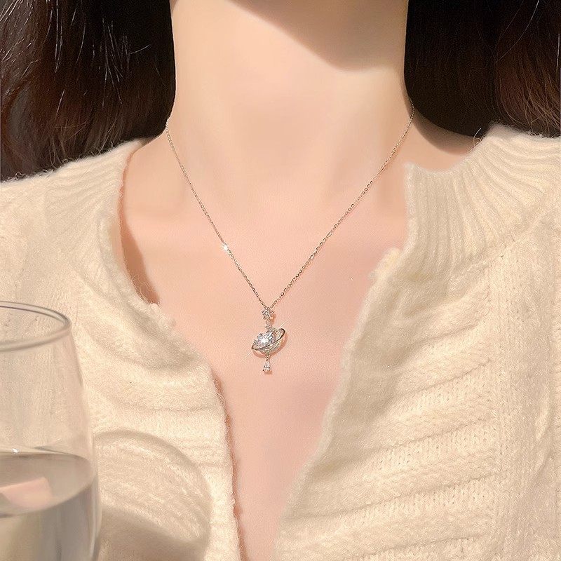 Titanium Steel Non-Fading Diamond Star and Moon Necklace for Women High-End Accessible Luxury Niche Design Safe Clavicle Chain Valentine's Day Girlfriend