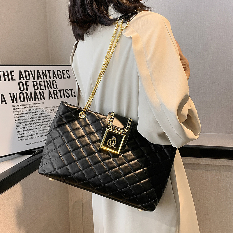 New Summer Live Broadcast Popular One-Shoulder Quilted Chain Large Capacity Simple Fashion Women's Bag 24 O1CN019ixN8E1Lhe4wu4Q7k !!2214150501331 0 cib