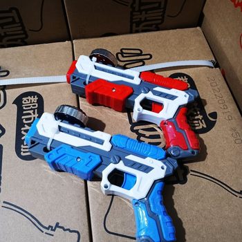 Tianle cartoon King Otte gun Rob Ultraman fierce battle flash gyro cool battle gyro