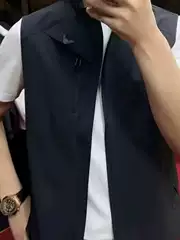 2025 New Men's Stand-Collar Lightweight Vest, Fashionable, Simple, Casual, Versatile Jacket, Trendy and Stylish Sleeveless Jacket