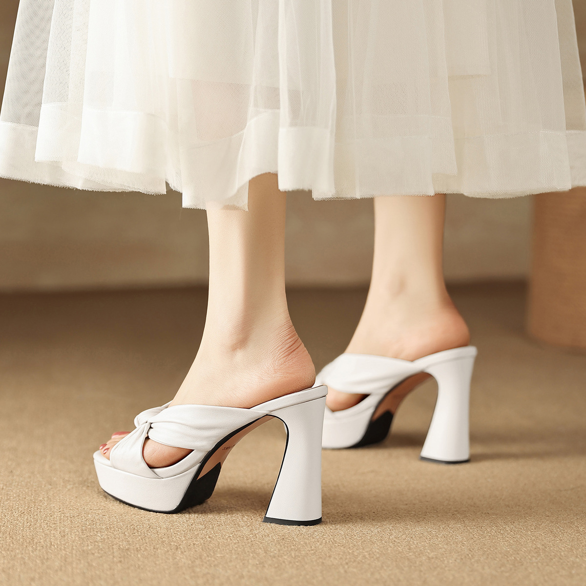 Sandal nữ quai ngang gót thô đế xuồng, mũi tròn da cừu, đi ngoài trời — Đen 10cm, Đen 8cm, Màu hồng 10cm, Màu hồng 8cm