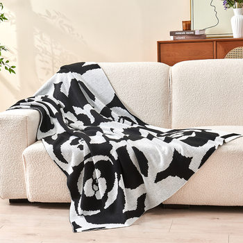 Light Luxury and Simple Camellia Knitted Blanket, Soft and Skin-Friendly Spring and Summer Office Nap Air-Conditioned Blanket Gift Blanket