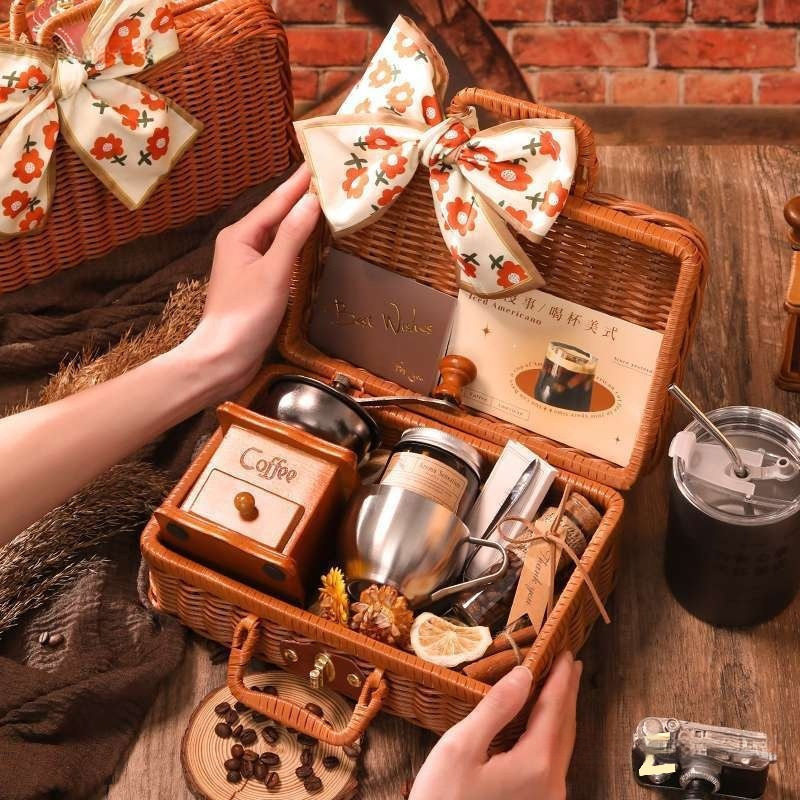 Hand Grinder, Hand-Cranked Coffee Machine, Coffee Bean Grinder, All-In-One Small Household Portable Gift Box Set