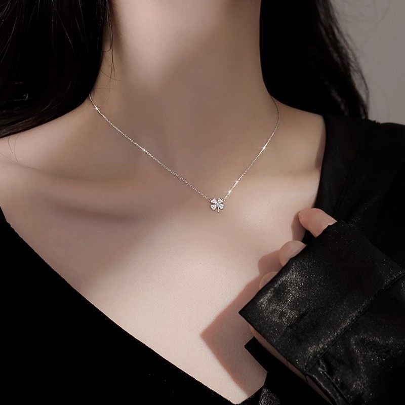 Four-leaf Clover Necklace Light Luxury Flash Diamond Clavicle Chain Women's Summer Accessories Niche Design Student Simple Personalized Accessories