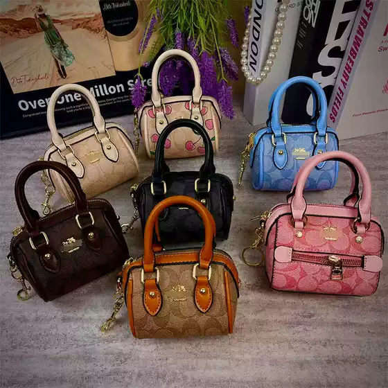 Wholesale 2025 Autumn Winter New Trendy Letter Print Mini Handbag Fashion High-Quality Textured Small Square Bag