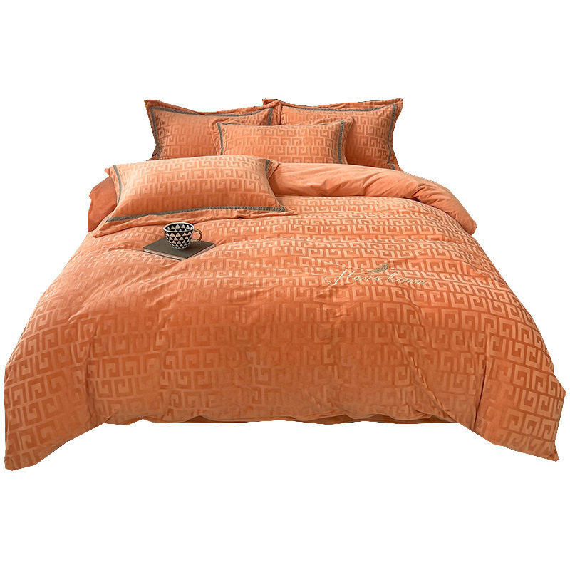 Class a High Weight Jacquard Embroider Accessible Luxury Carved Baby Velvet Four-Piece Set Pure Color Milk Velvet Bed Sheet Quilt Set
