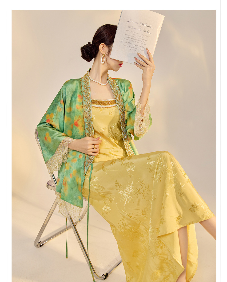 Set áo khoác cardigan thêu hoa kèm đầm hai dây dáng dài nữ — Váy hai dây