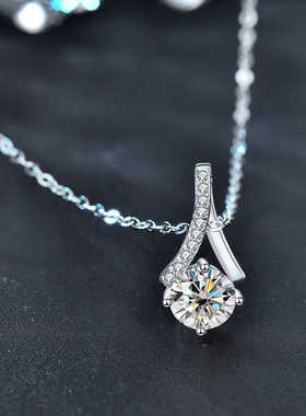 钻石之乡河南钻石商丘钻石925纯银人字项链女1克拉锁骨配饰吊坠