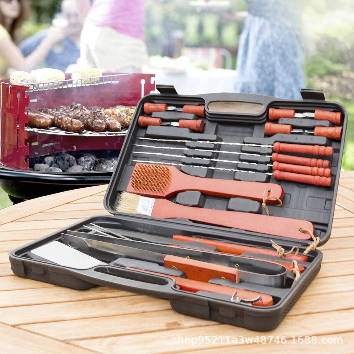 Amazon Stainless Steel Wooden Handle Outdoor Camping Baking Tool suit Plastic Rubber Box 19-Piece Combination BBQ Tool