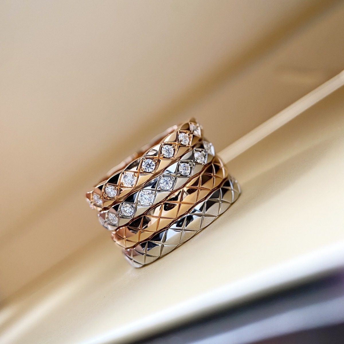 Xiangjia High version narrow version wide version ring plated 18K gold coco rhombus diamond ring CNC carved bracelet