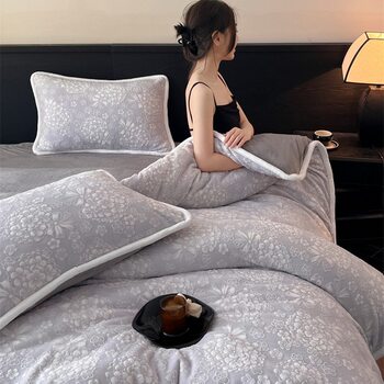 Wholesale Source 2025 New High-Density Thickened 4kg Three-Dimensional Carved Milk Velvet Bedding Four-Piece Set