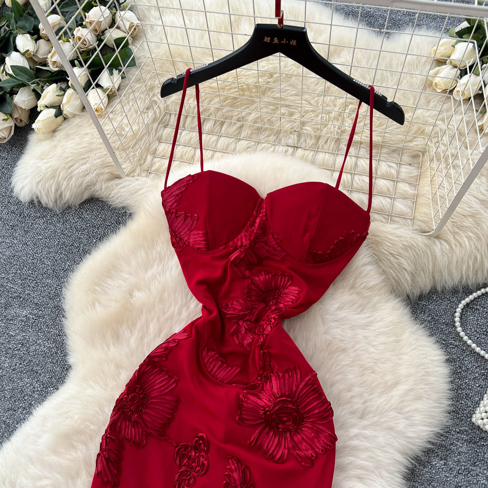 Red Evening Dress Elegant French Style Embroidered Slim Fit Bodycon Spaghetti Straps Formal Events Wholesale
