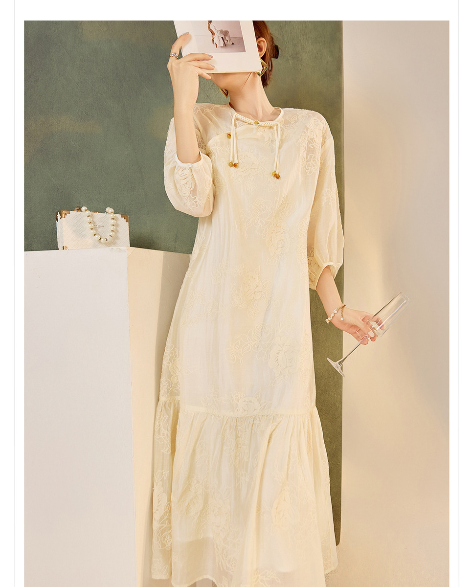 Đầm suông nữ dài tay cổ tròn họa tiết hoa vải Tencel
