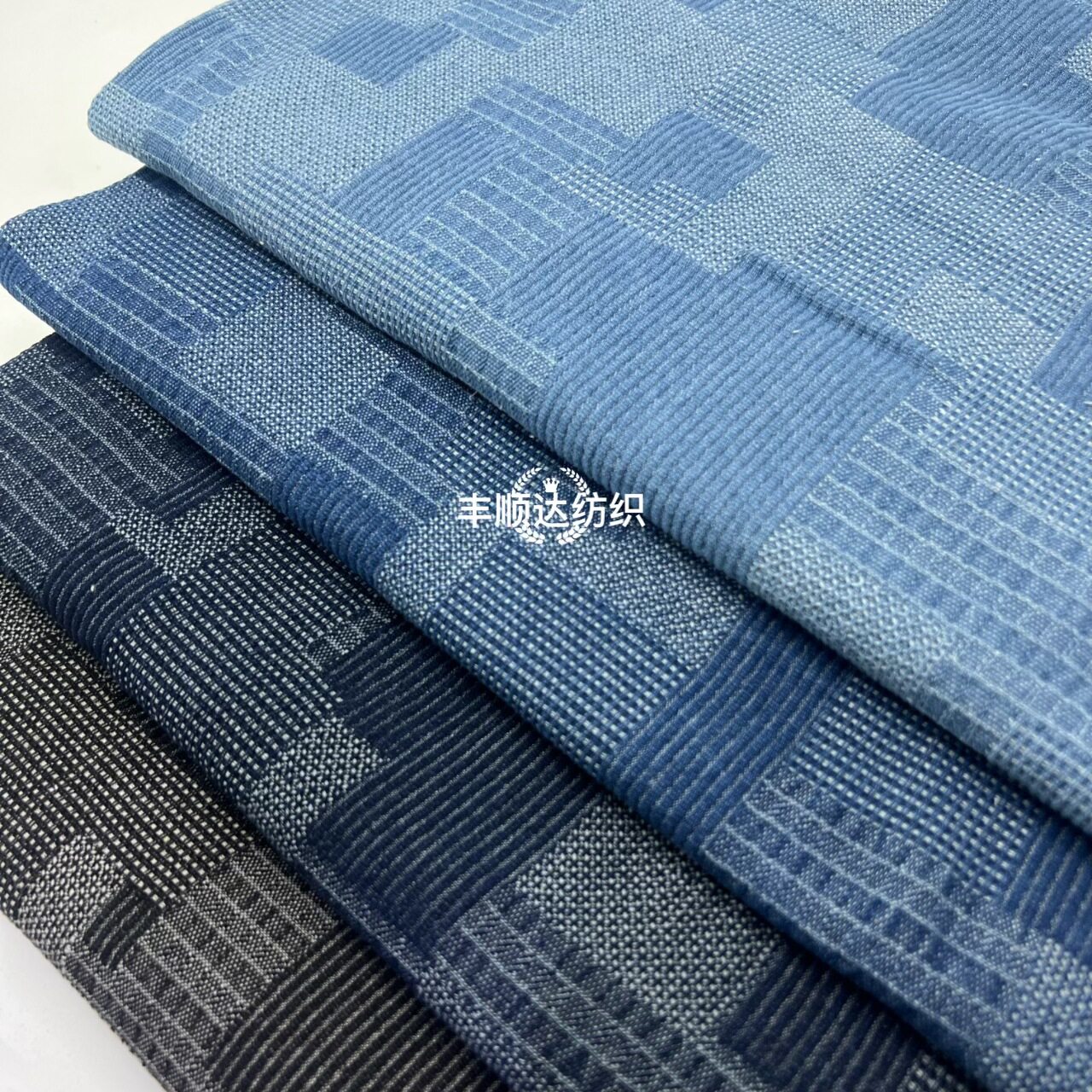ผ้าเดนิมลายสก็อตสำหรับเย็บผ้า ใช้น้ำซักได้ สำหรับกางเกง เสื้อแจ็กเก็ต กระโปรง กระเป๋า หมวก และเสื้อผ้า โรงงานผลิตผ้าเดนิม