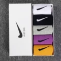 Gift box [1 yellow + 1 purple + 1 gray + 1 black + 1 white]