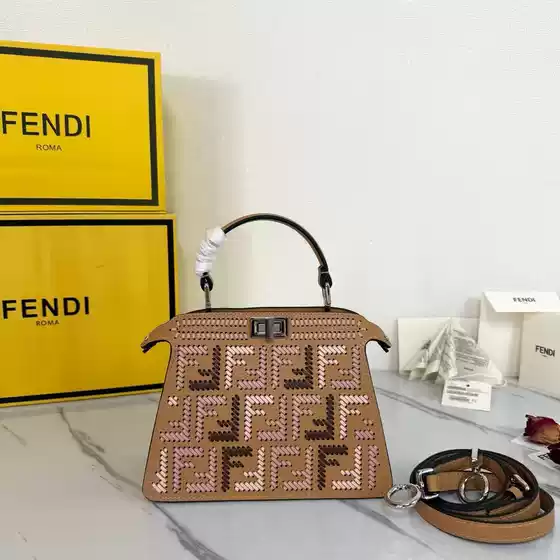2026 Summer New Handbag, New Fashion Shoulder Crossbody Bag, Niche Design Women's Bag