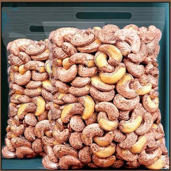 Large Pieces of Cashew Nuts with Skin, Original Salt-Baked Cashew Nuts in Bulk