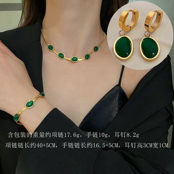 2023 new cross-border titanium steel retro shaped emerald necklace simple design sense niche clavicle chain jewelry for women