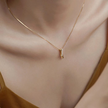 Niche Design Sense High-grade Simple Necklace Women's Summer Elegant Light Luxury Collarbone Chain Pendant Gift