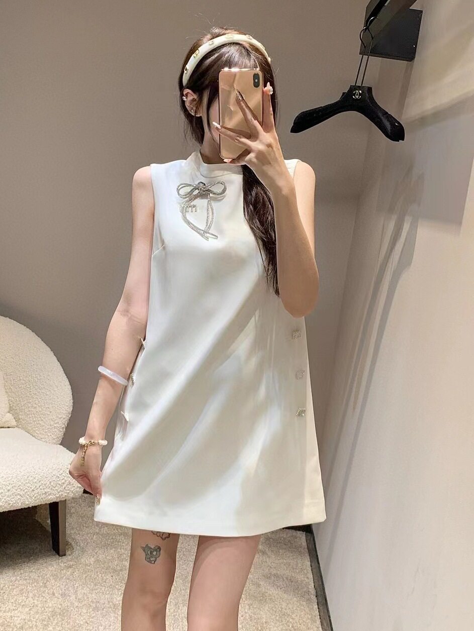 Váy mini chữ A trắng tay không cổ tròn phong cách cơ bản — Trắng chi tiết 2