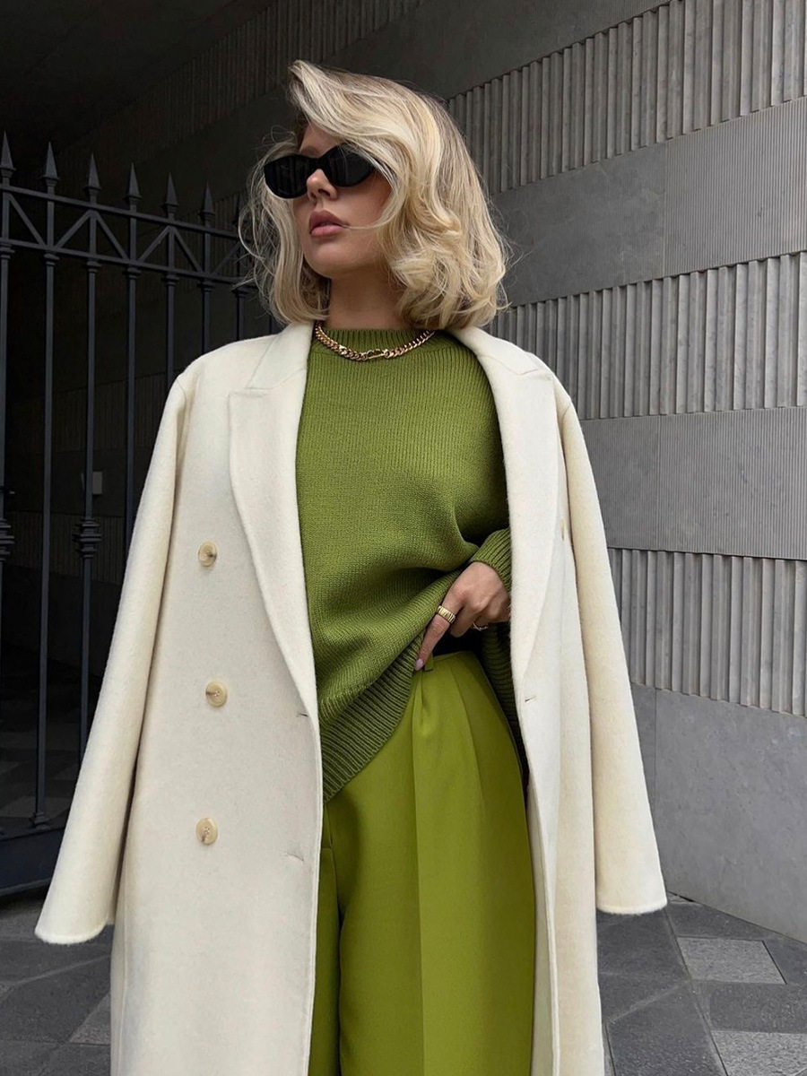 Womens Knit Sweater Round Neck Loose Fit Solid Color Autumn Winter Fashion Wholesale Available
