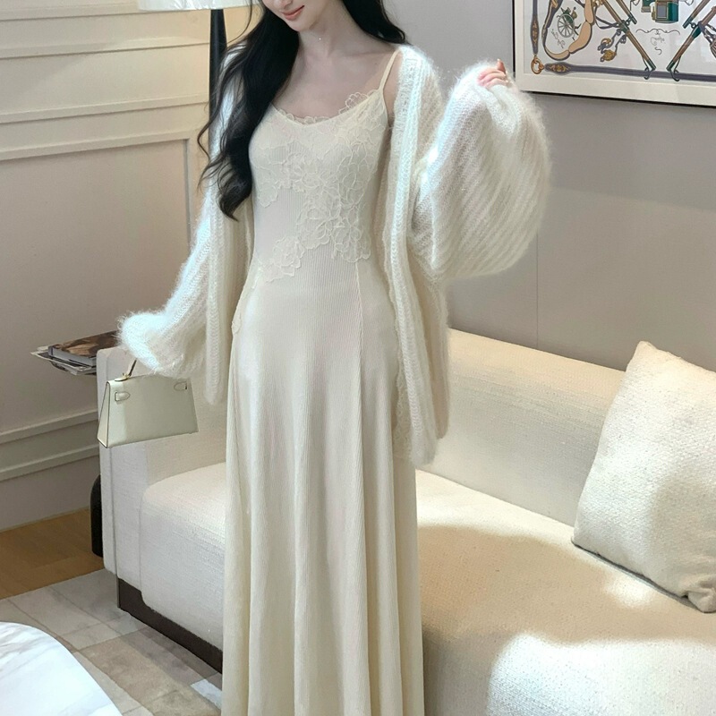 Set áo cardigan len mohair dệt kim kèm đầm hai dây ren dáng dài — Đầm hồng phấn mềm mại, Váy liền màu be, Áo cardigan hồng xám, Áo khoác cardigan màu be