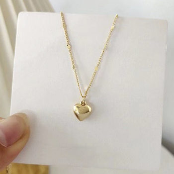 Japanese and Korean Style Love Necklace Elegant Light Luxury Peach Heart Pendant Collar Chain Niche Simple All-match Heart-shaped Necklace Chain for Women