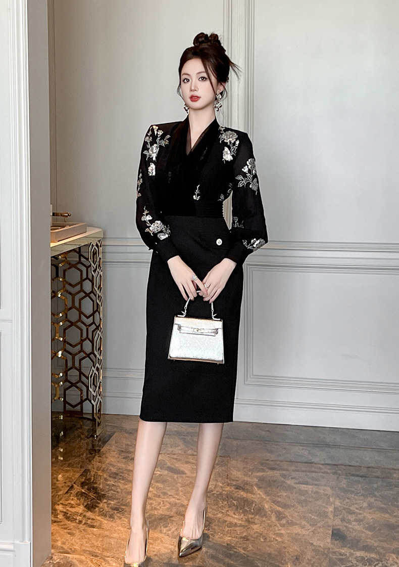Đầm ôm body nữ dài tay cổ chữ V thêu sequin sang trọng — Màu đen