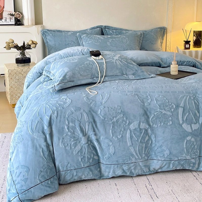 Light Luxury Carved Milk Velvet Four-Piece Set, Winter High-End High-Weight Thickeneded Warm Bed Sheetss, Quilt Covers and Fitted Bed Sheetss