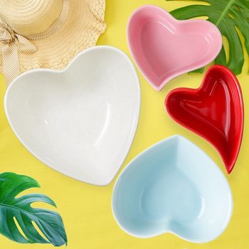 Heart-shaped ceramic bowl creative heart-shaped small dish Peach heart plate household bone dish dessert baking bowl Hotel plate Bowl