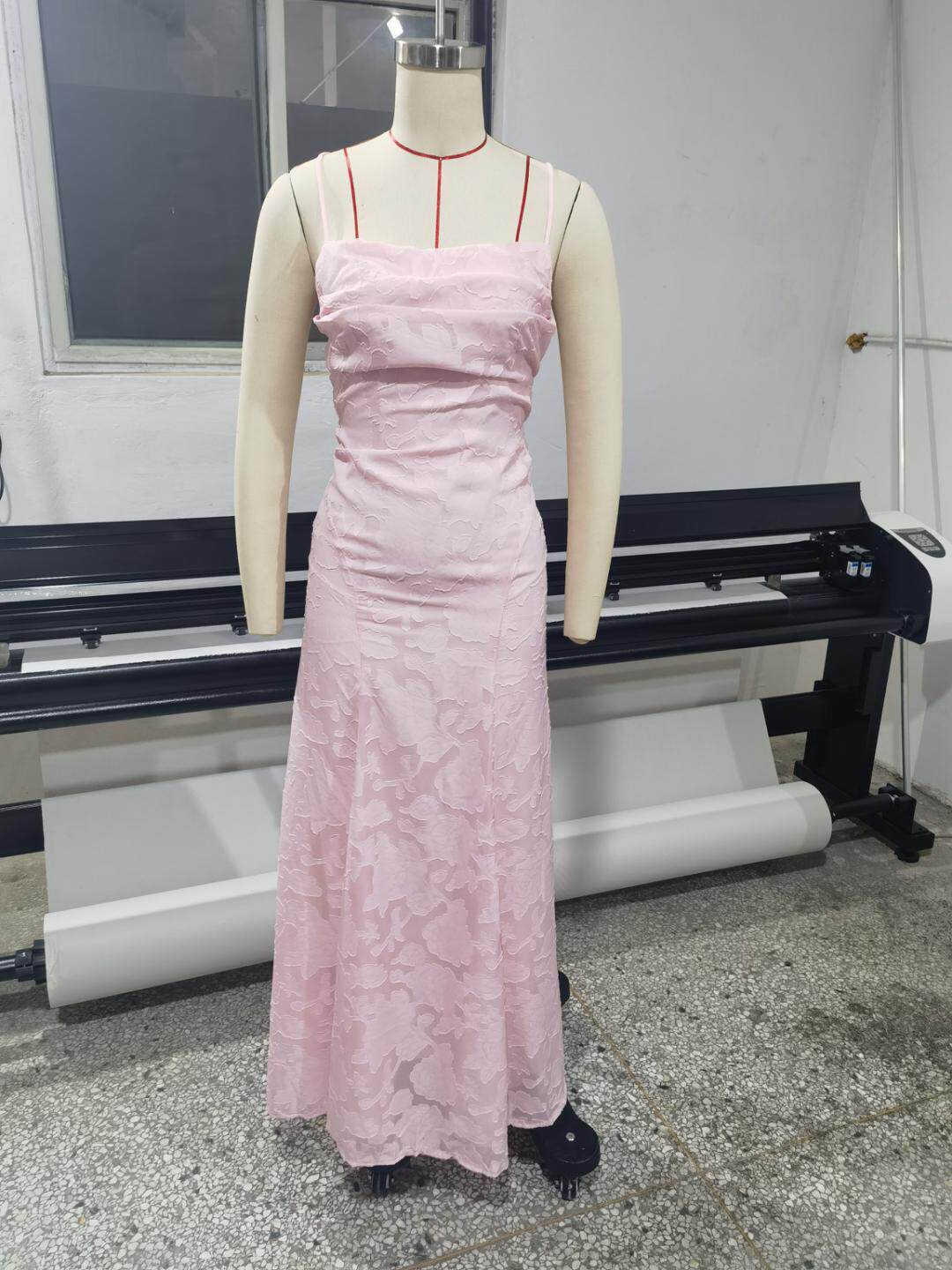 跨境亚马逊欧美风女装新款时尚百搭辣妹风酒红色性感吊带裙