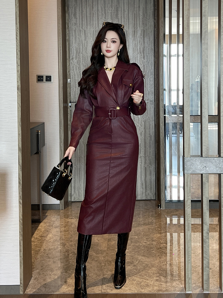 Đầm nữ dài tay cổ vest thắt eo chất liệu PU ôm body — Angola đỏ