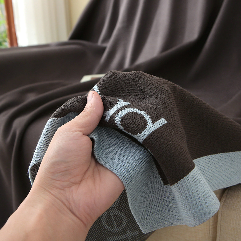 Knitted Blanket Custom Logo Shawl Blanket Red Year of the Horse Jacquard Blanket Fleece Blanket Airline Blanket Custom Pattern