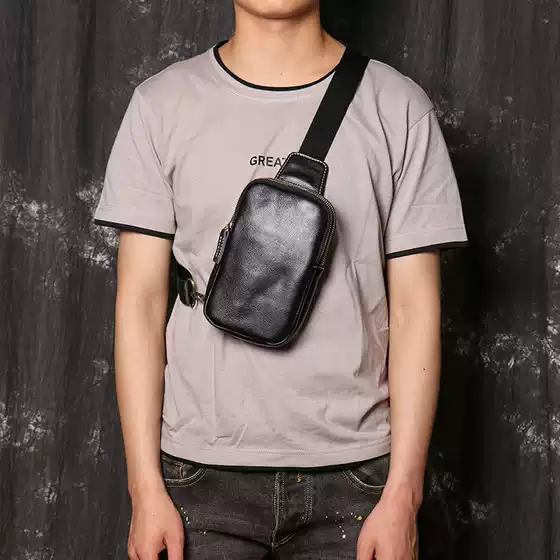 Foreign trade wholesale new leather men's chest bag oil leather women's messenger bag leather shoulder bag fashion Joker small backpack