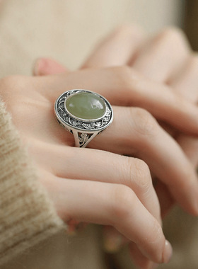 大气蛋面复古和田玉戒指