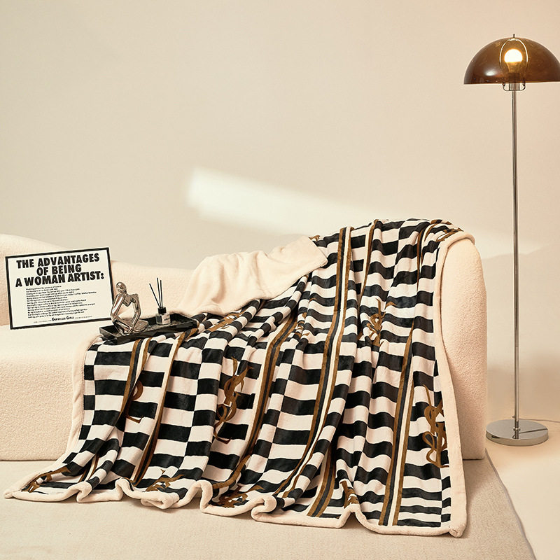 Light Luxury Fashion Printed Velvet Blanket Warm Thickened Lamb Velvet Composite Blanket Air Conditioning Sofa Nap Massage Cover Blanket