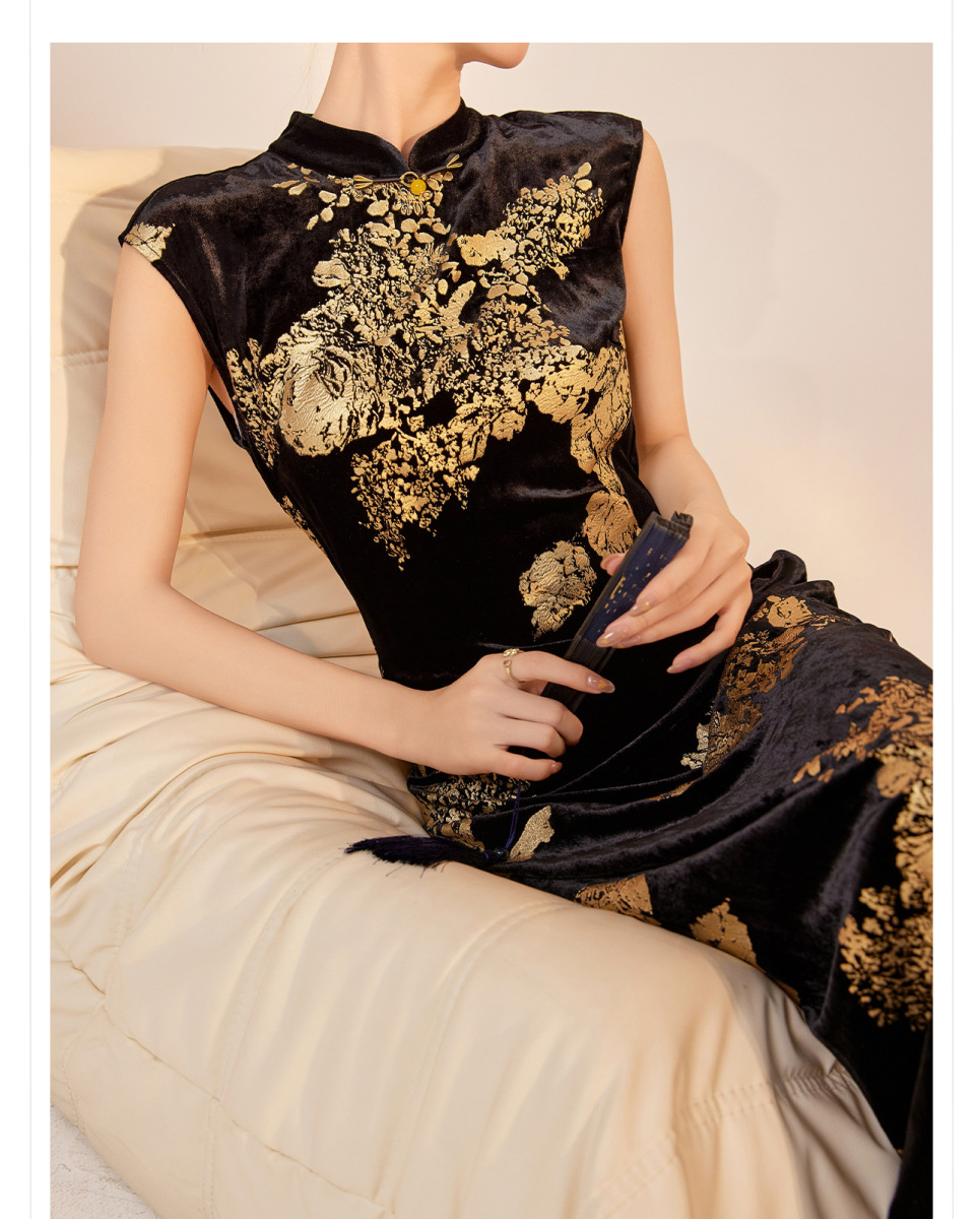 Set áo choàng cape kèm đầm dài thêu hoa họa tiết cây cỏ thanh lịch cho nữ — Váy (giao hàng trong 7 ngày), Áo choàng ngoài (giao hàng trong 7 ngày)