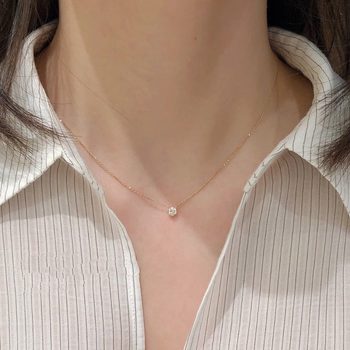 Extremely fine single diamond zircon necklace girls' sweater chain clavicle chain titanium steel necklace light luxury niche snake bone chain first jewelry
