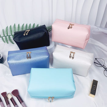 Amazon Hot Pearl Letter Cosmetic Bag New Portable Bridal Clutch Bag Fashion High Color Value Storage Bag