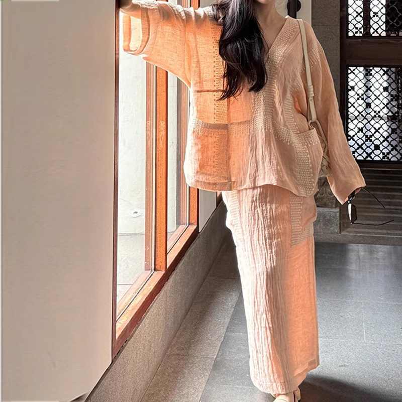 Set áo linen thêu họa tiết kèm chân váy và quần short dáng suông — Quần, Chân váy, Áo
