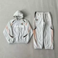 Joint model suit/grey