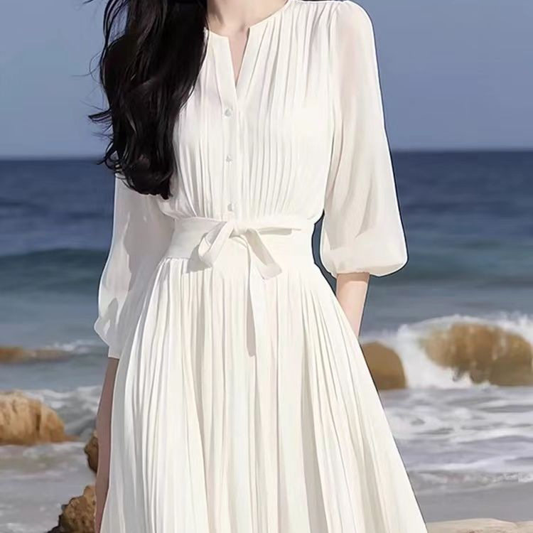 Elegant White Chiffon Dress Soft Fabric Feminine Fit French Style Perfect for Summer Casual Occasions Wholesale