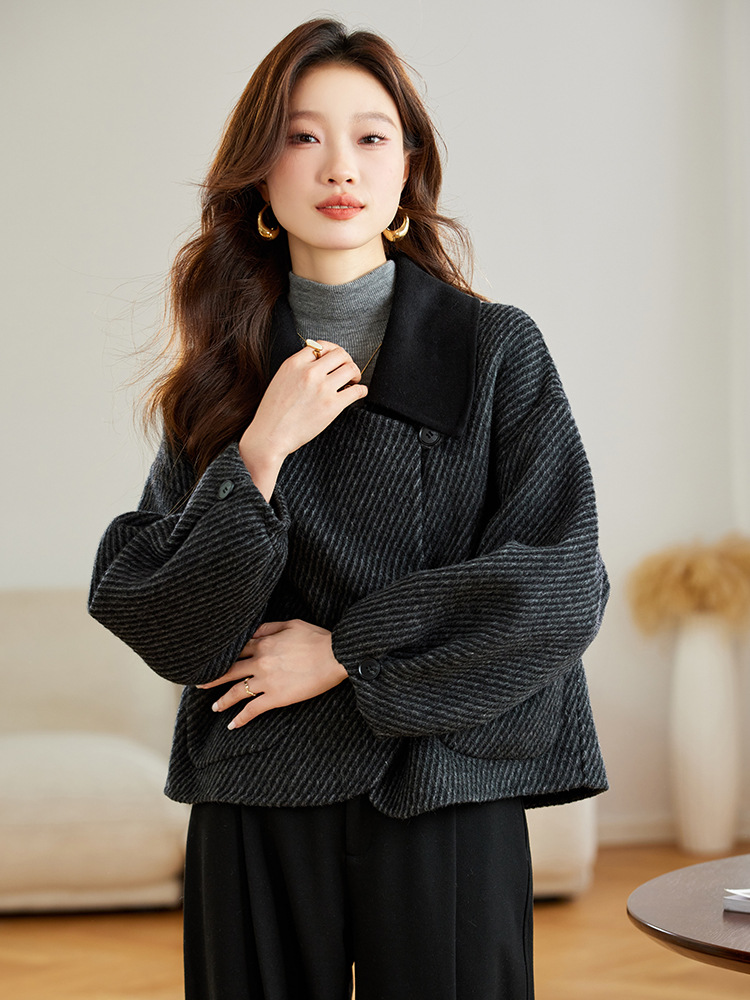 Áo Khoác Nữ Kín Cổ Hàng Mùa Xuân Thu Đông